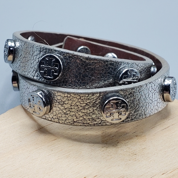 Tory Burch Silver Wrap Crackle Finish Bracelet 14.5 inches - Picture 5 of 8